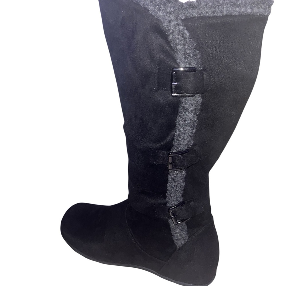 Cozy Black Winter Boots with Buckle Detail